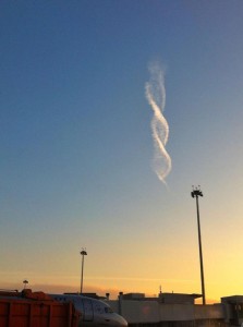 helix-cloud-contrail-spotted-near-moscow-russia-december-24-2012-2